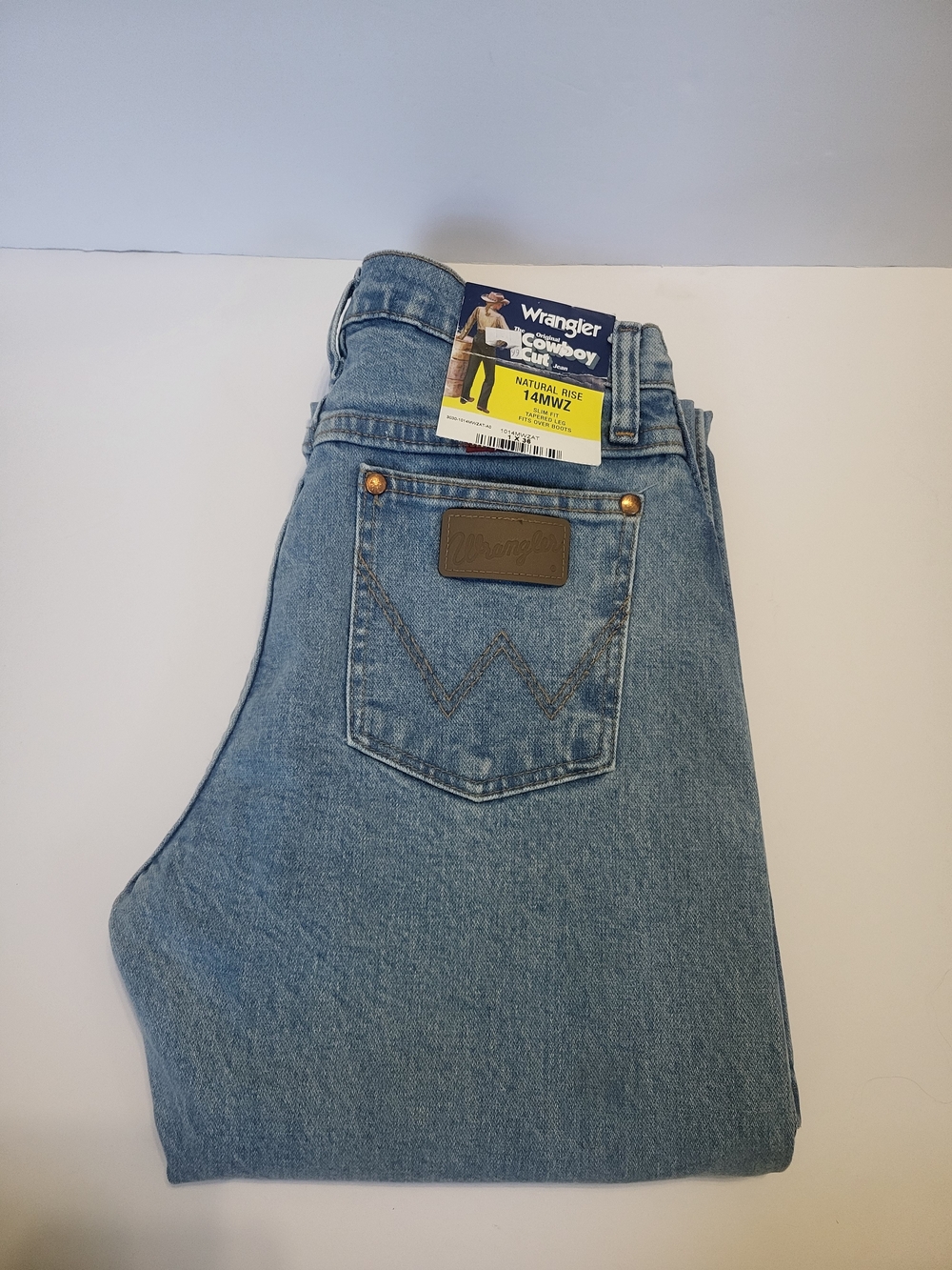 Wrangler Women’s Straight Leg Light Blue Denim Jeans. Size 1x36